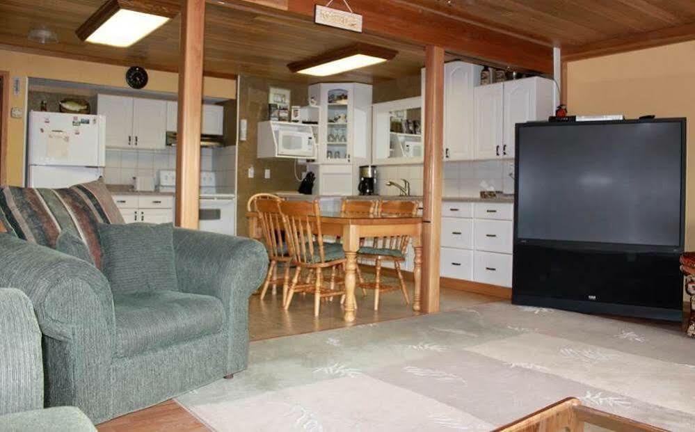 Heavens Edge Mountain Lodge Valemount Ngoại thất bức ảnh
